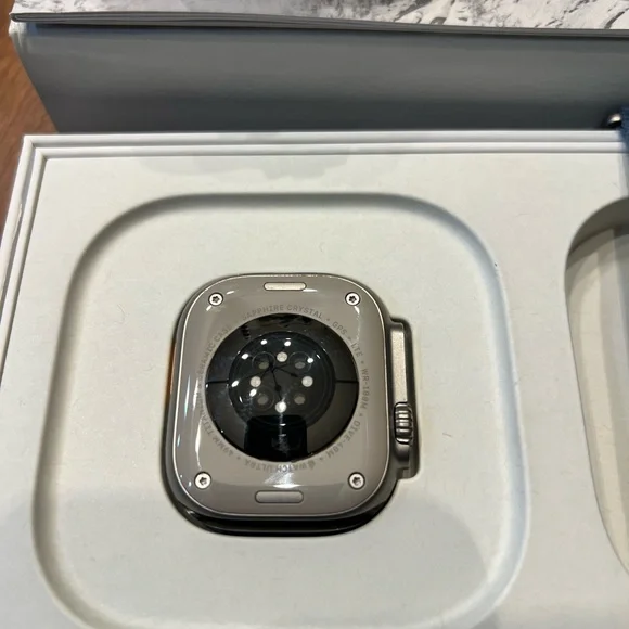 Apple Watch Ultra Titanium 49mm MQEW3LL/A 1st Gen - Picture 2 of 5